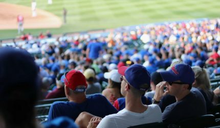 Поклонники бейсбола возвращаются: как возвращение зрителей на стадионы влияет на игры Поклонники бейсбола возвращаются: как возвращение зрителей на стадионы влияет на игры